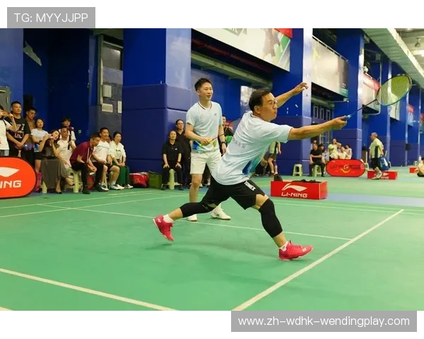 羽毛球球队活动