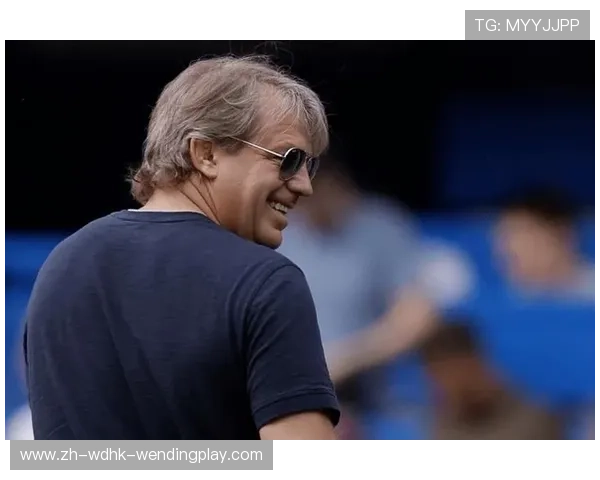 金元足球两极：转会费纪录缔造者与破产俱乐部